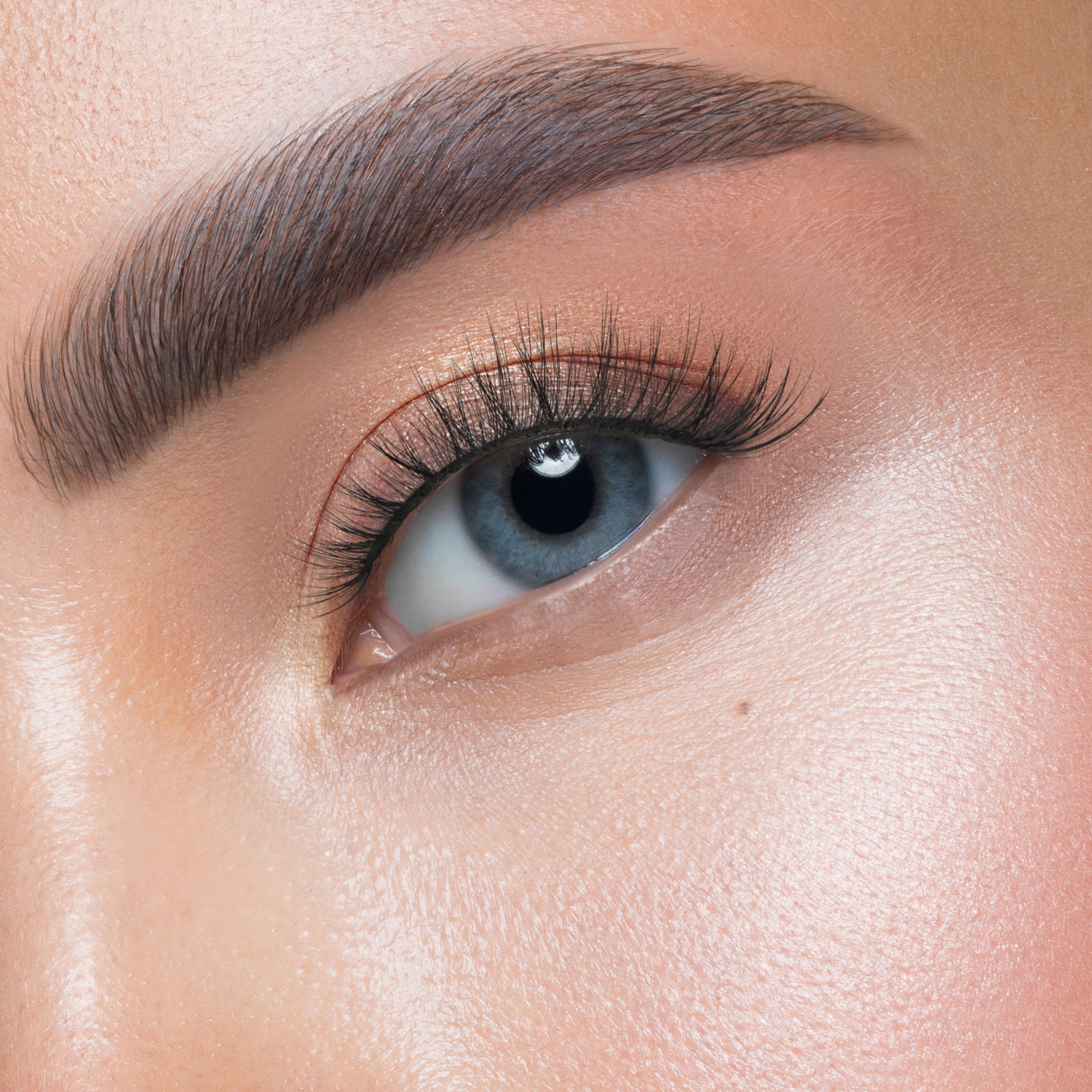 fluffly lashes, fluffly falsies, false lashes, strip lashes, false eyelashes, natural strip lash look, volume style strip lashes, luxurious strip lashes, Biodegradable lashes, plant base lashes, eco friendly lashes