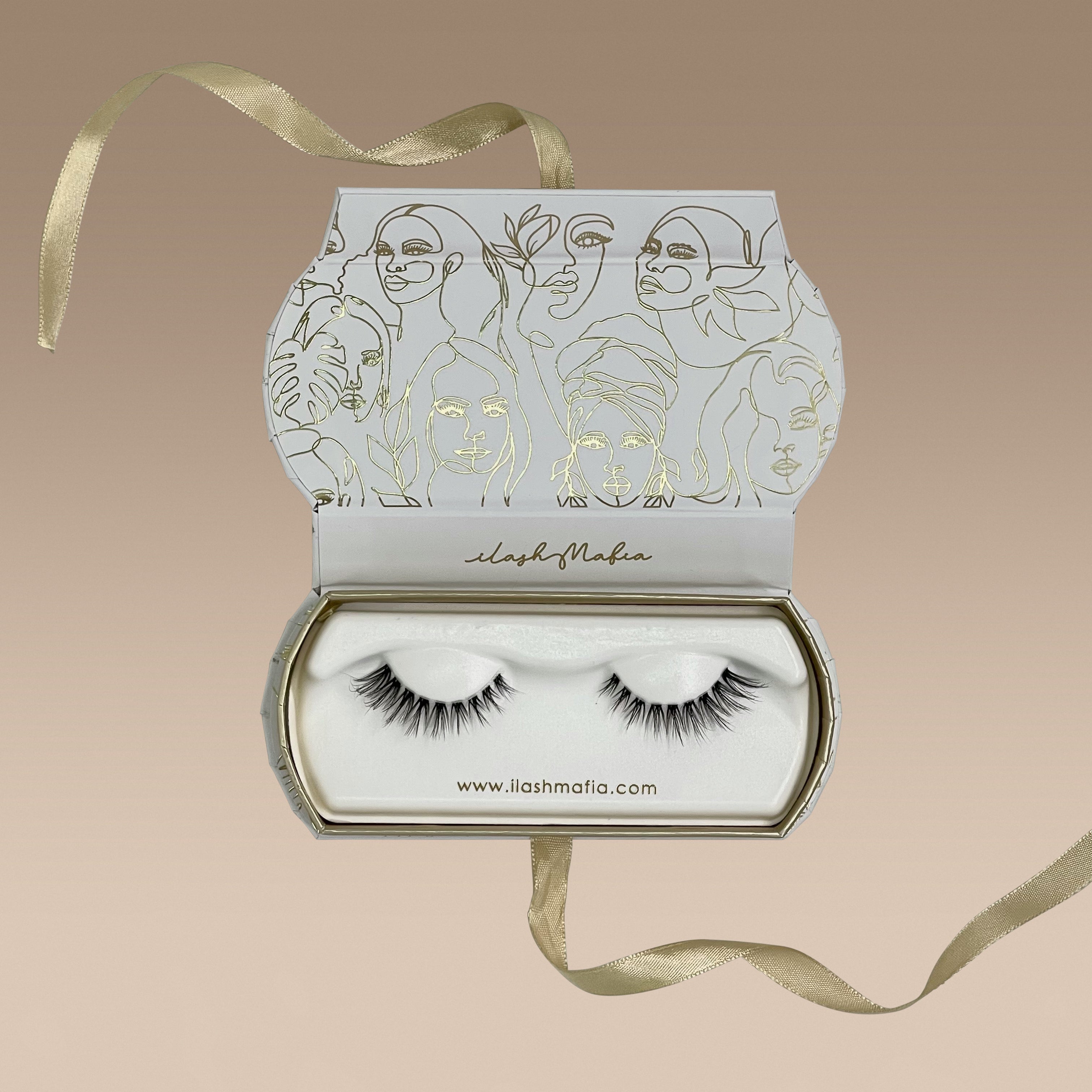 manga lashes, Hawaiian lashes, spike lashes, anime lashes, wispy lashes,ilash mafia, false lashes, falsies, plant base lashes, plant fiber lashes, vegan lashes, false eyelashes, fake lashes, fake eyelashes, cluster lashes, strip lashes, DIY lashes, do it yourself lashes, lashes at home, DIY extensions