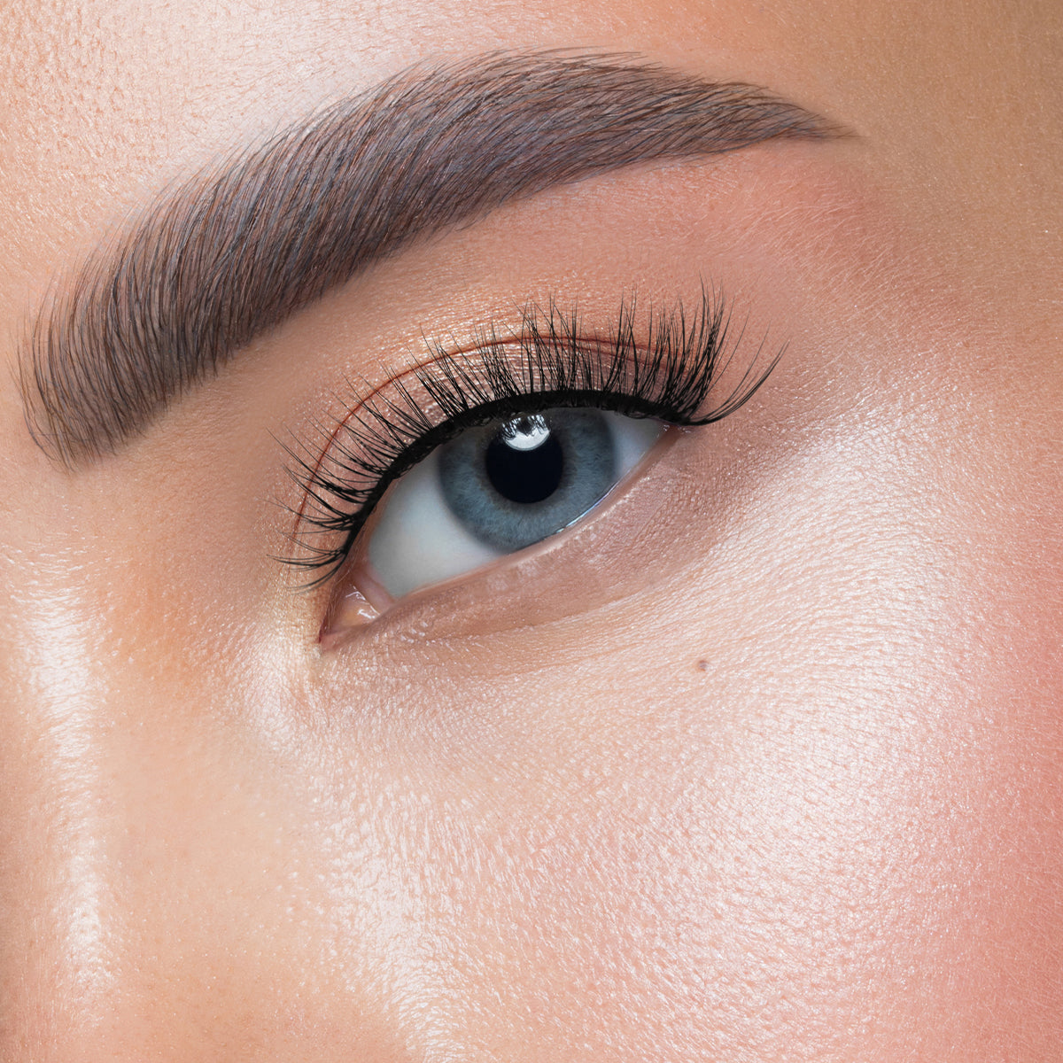 natural lashes, natural diy lashes, natural look false lashes, cat eye strip lashes, cat eye falsies, strip lashes, false eyelashes, natural strip lash look, high quality strip lashes, volume style strip lashes, luxurious strip lashes, Biodegradable lashes