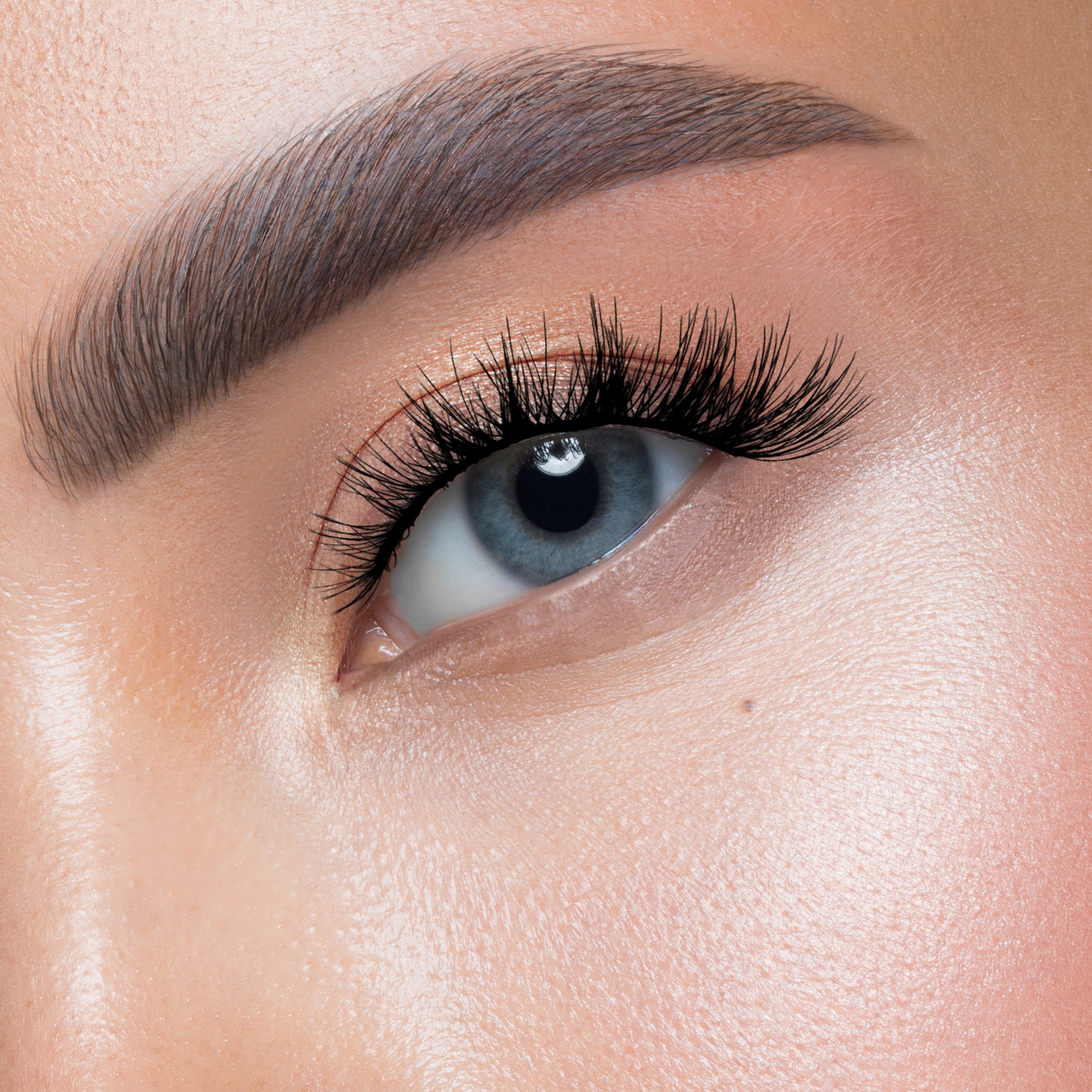 revasser false lashes, revasser falsies, clear band lash strips, strip lashes, false eyelashes, natural strip lash look, high quality strip lashes, volume style strip lashes, luxurious strip lashes, Biodegradable lashes, vegan lash strips