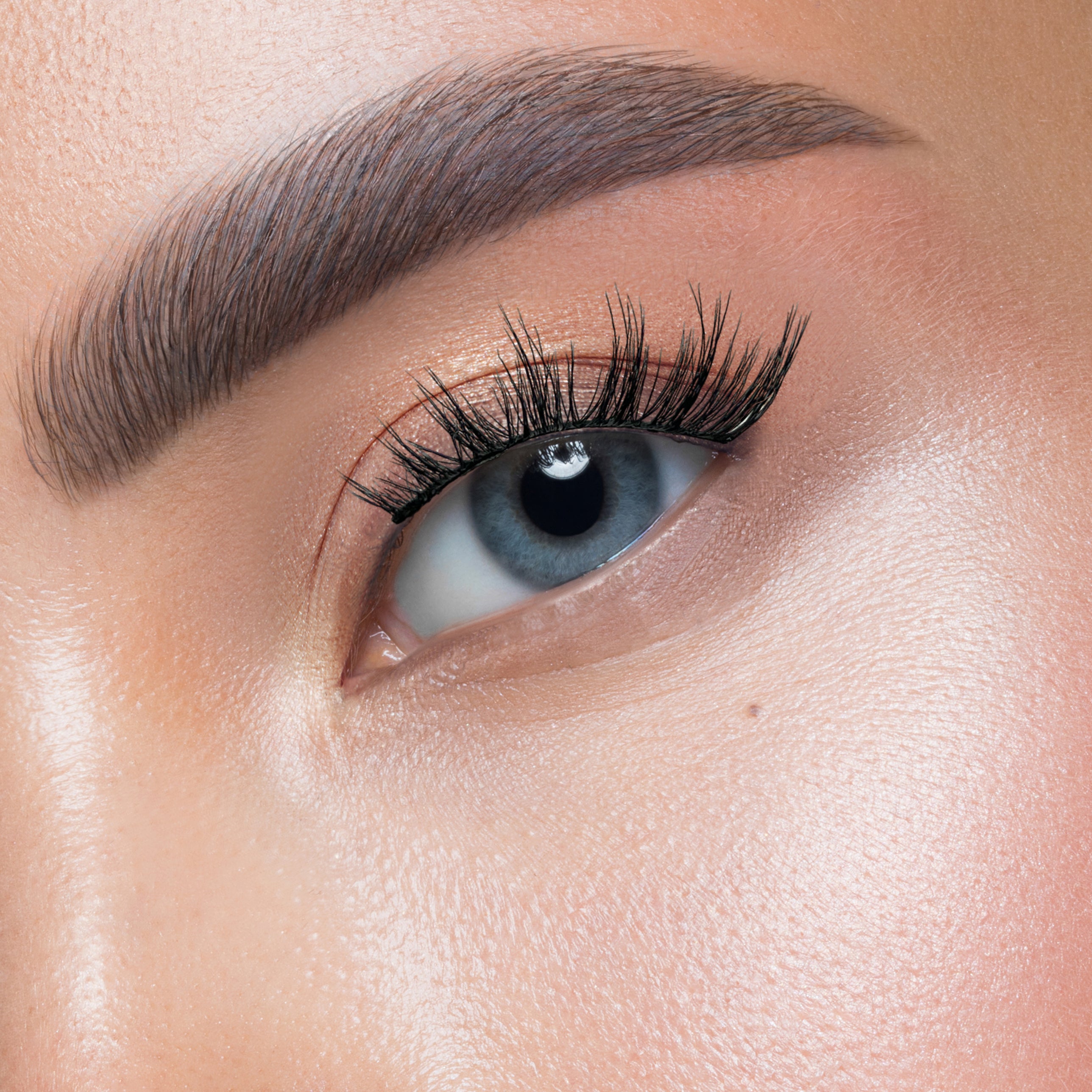 wispy vegan lashes, wispy lashes, wispy false lashes, FALSIES, DYE LASHES, CLUSTER LASHES, FALSE LASHES, strip lashes, false eyelashes, natural strip lash look, high quality strip lashes, volume style strip lashes, luxurious strip lashes, Biodegradable lashes