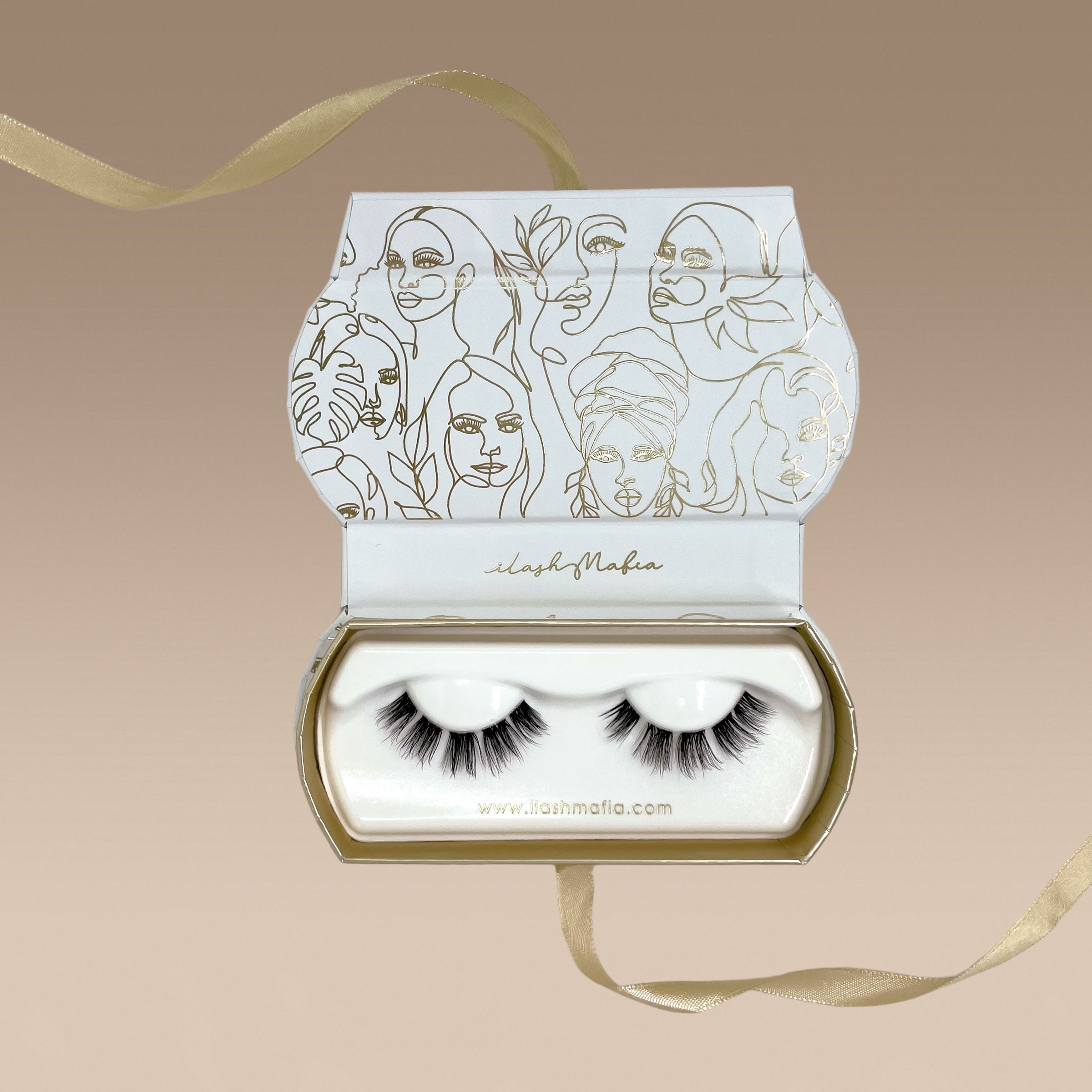 Boujie lashes, ilash mafia, false lashes, falsies, plant base lashes, plant fiber lashes, vegan lashes, false eyelashes, fake lashes, fake eyelashes, cluster lashes, strip lashes, DIY lashes, do it yourself lashes, lashes at home, DIY extensions, DIY lash extensions