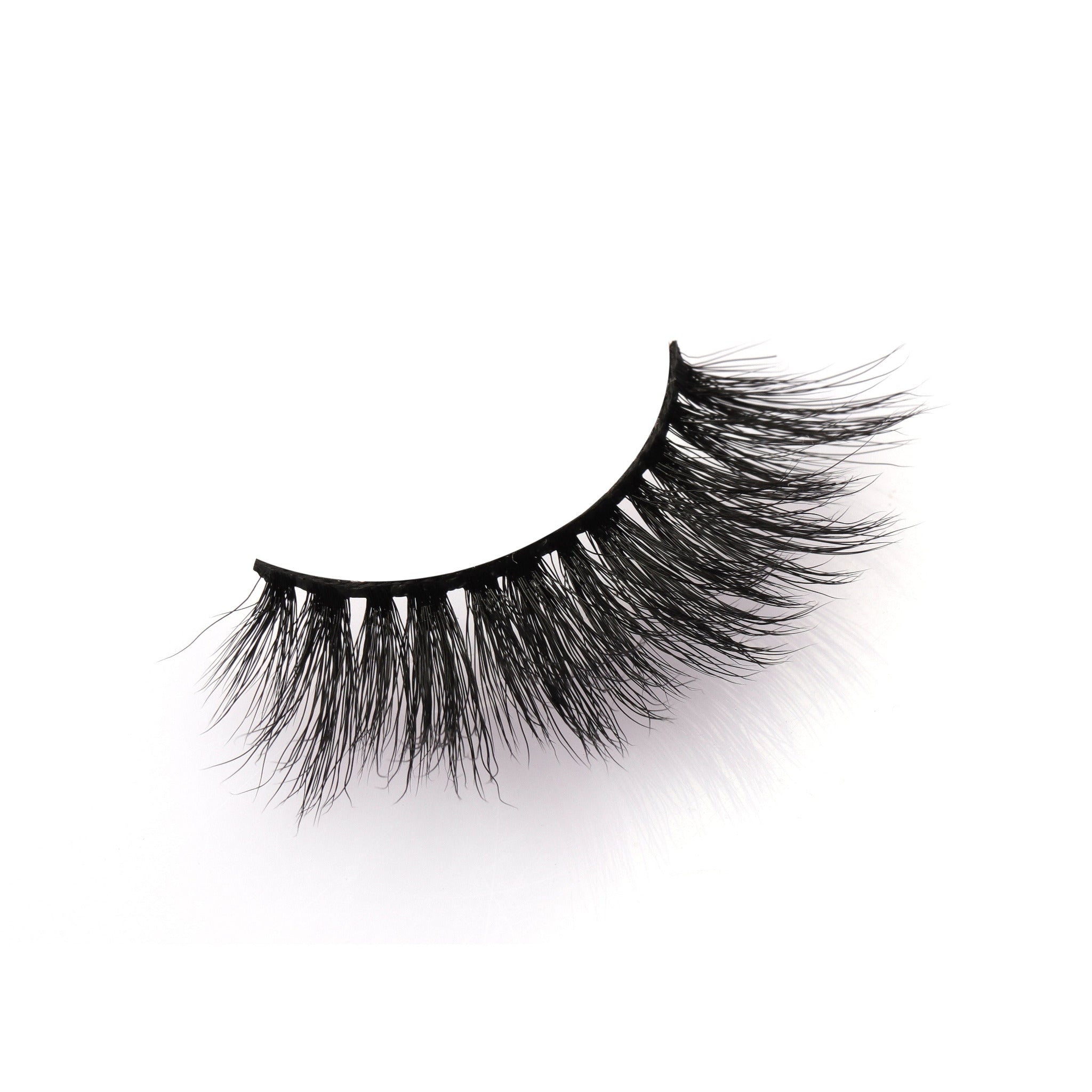 strip lashes, false eyelashes, natural strip lash look, high quality strip lashes, volume style strip lashes, luxurious strip lashes