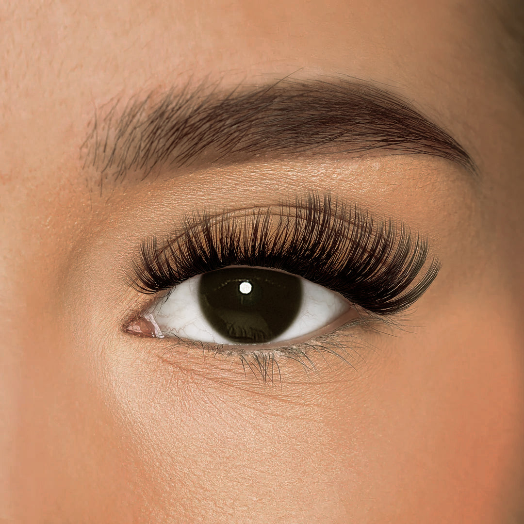 iLash Mafia Slay DIY lash extension style showcasing wispy volume lash clusters, lightweight fibers, and a full textured lash look